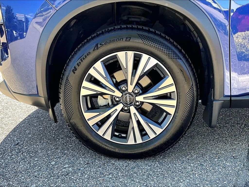 Used 2023 Blue Nissan SV image 7