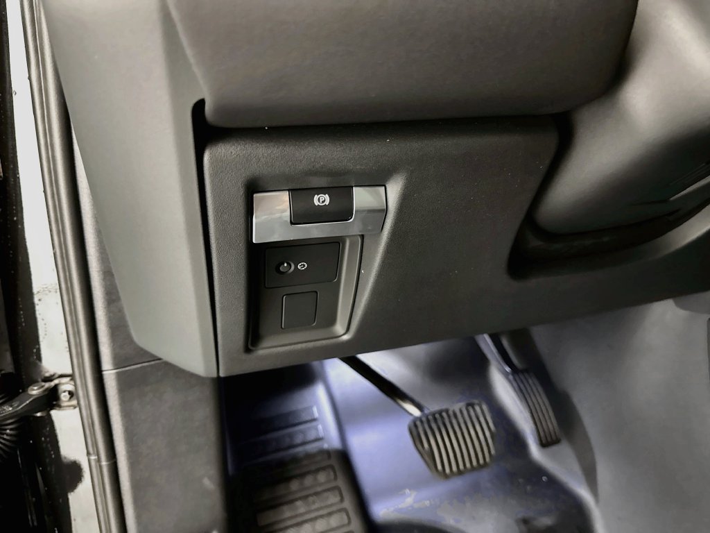 New 2026 Santorini Black Land Rover S image 10