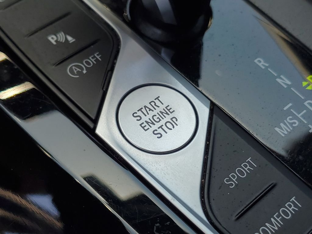 Used 2024 Black Sapphire Metallic BMW sDrive30i image 32