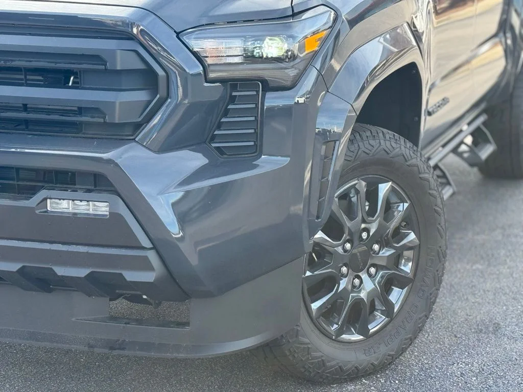 New 2025  Toyota SR5 image 4