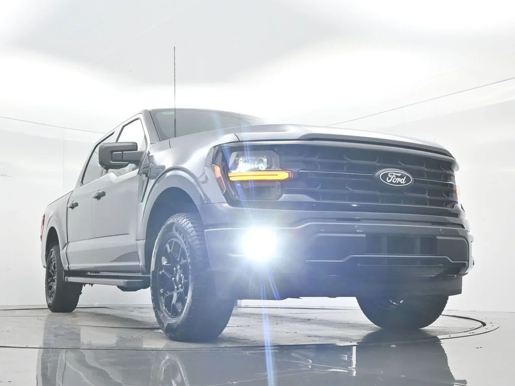 New 2026 Carbonized Gray Metallic Ford XLT image 35