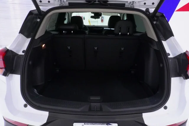 New 2026 Summit White Buick Preferred image 8