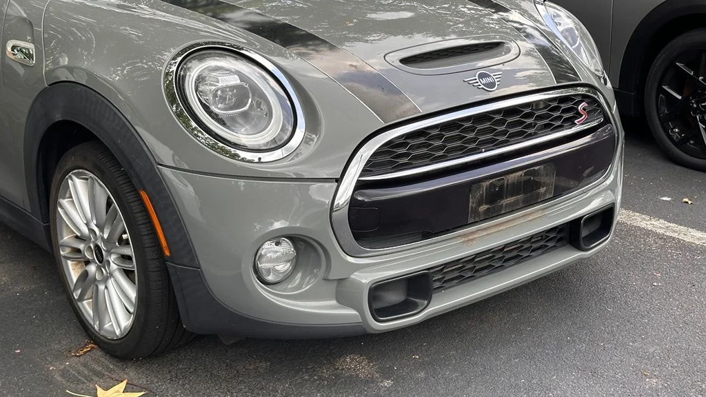 Used 2019 Moonwalk Gray Metallic MINI Signature image 2