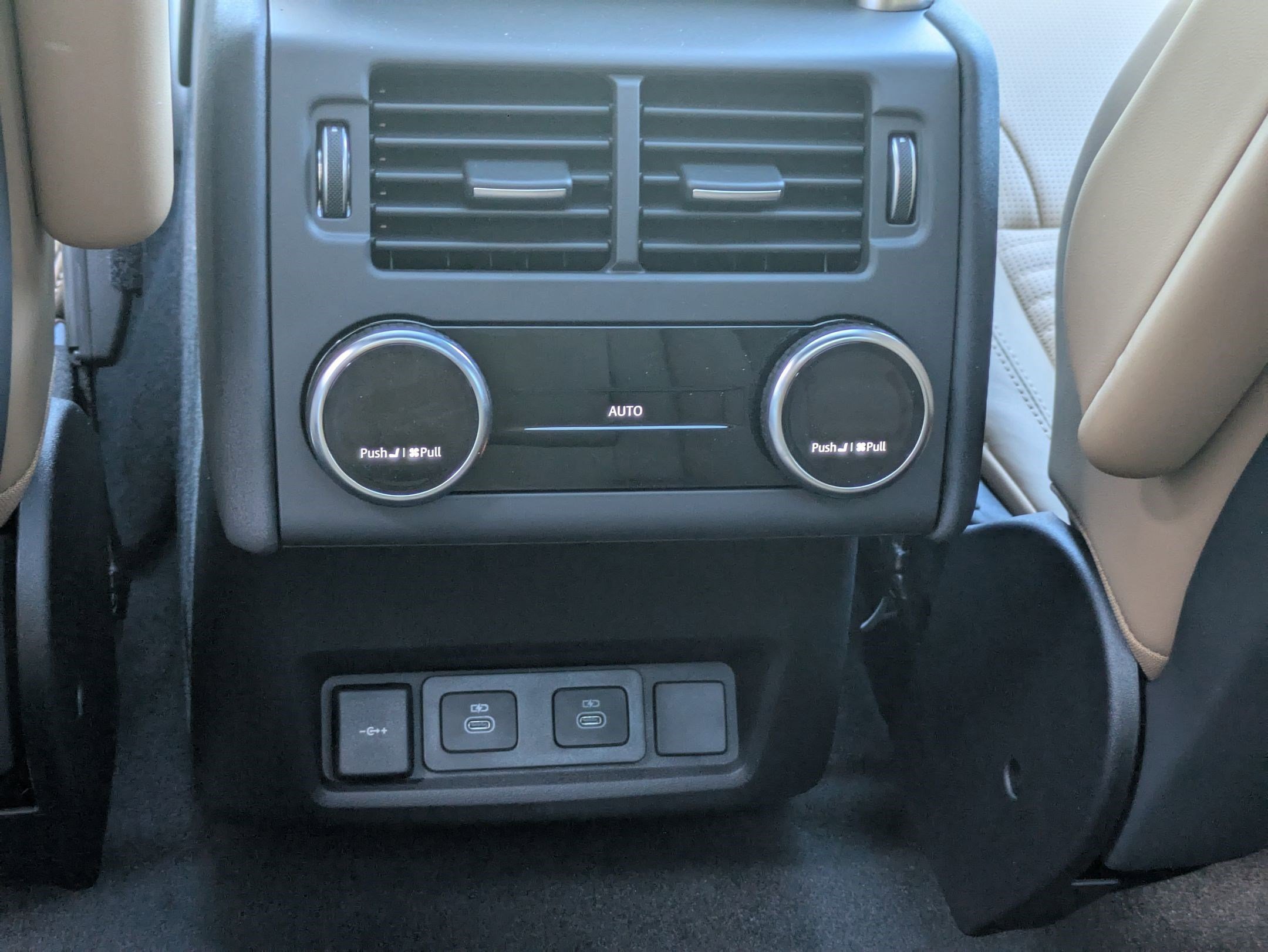 New 2026 Carpathian Grey Land Rover Gemini Edition image 26