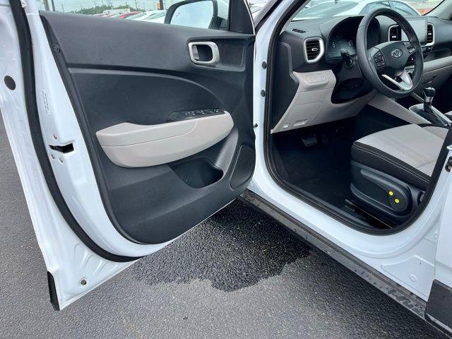 New 2026 White Hyundai SEL image 14