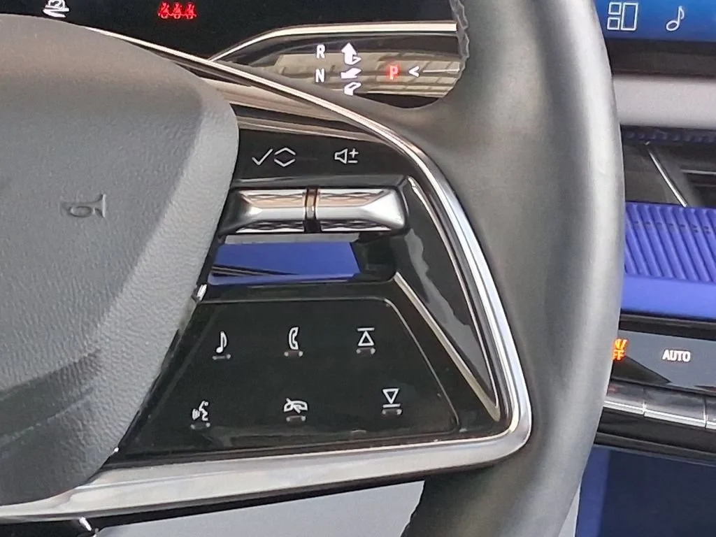 2025 Cadillac OPTIQ Luxury 1 - Photo 12