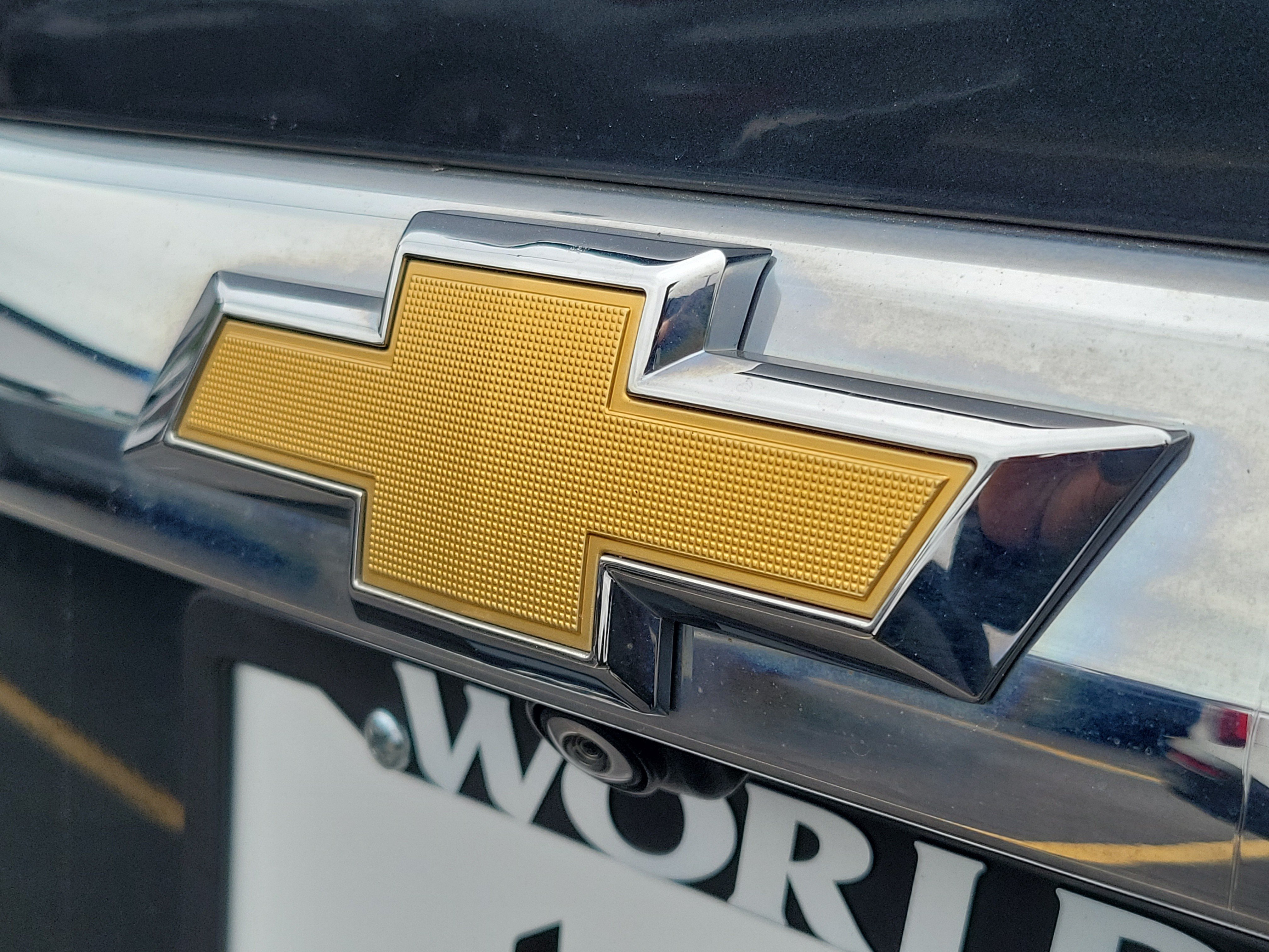 Used 2021 Graphite Metallic Chevrolet LT Cloth image 8