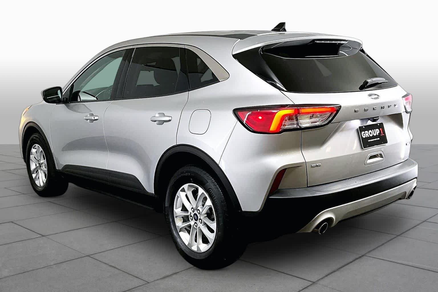 Used 2020 Ingot Silver Metallic Ford SE image 12