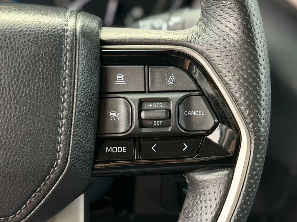 Used 2023  Toyota Limited image 8
