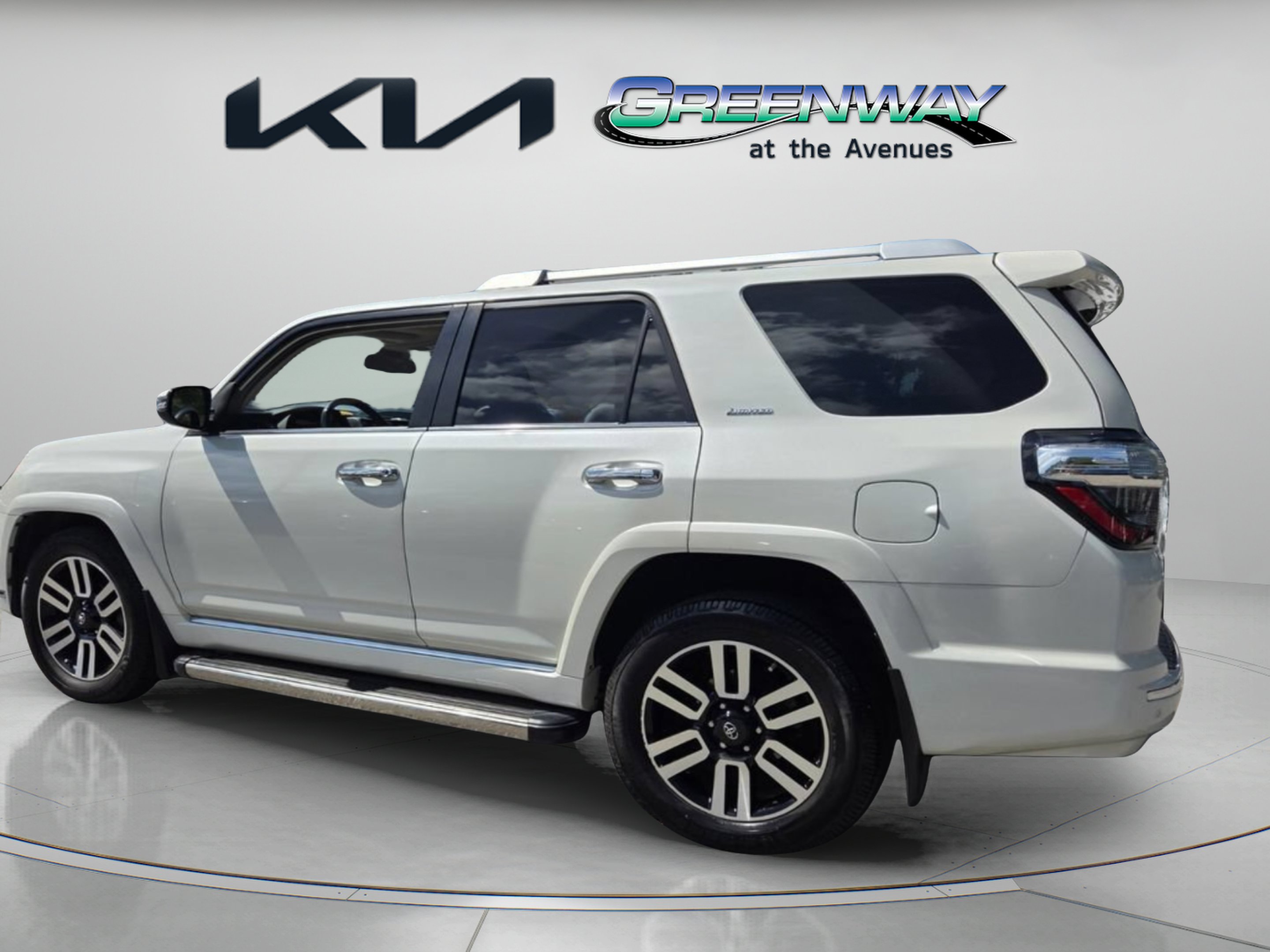 Used 2020 Blizzard Pearl Toyota Limited image 5