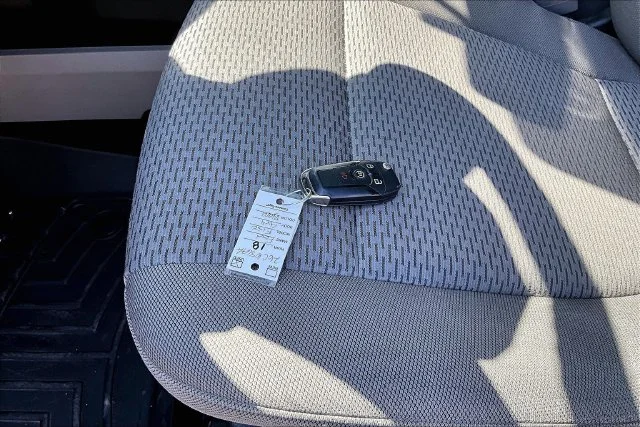 Used 2018 Shadow Black Ford XLT image 10