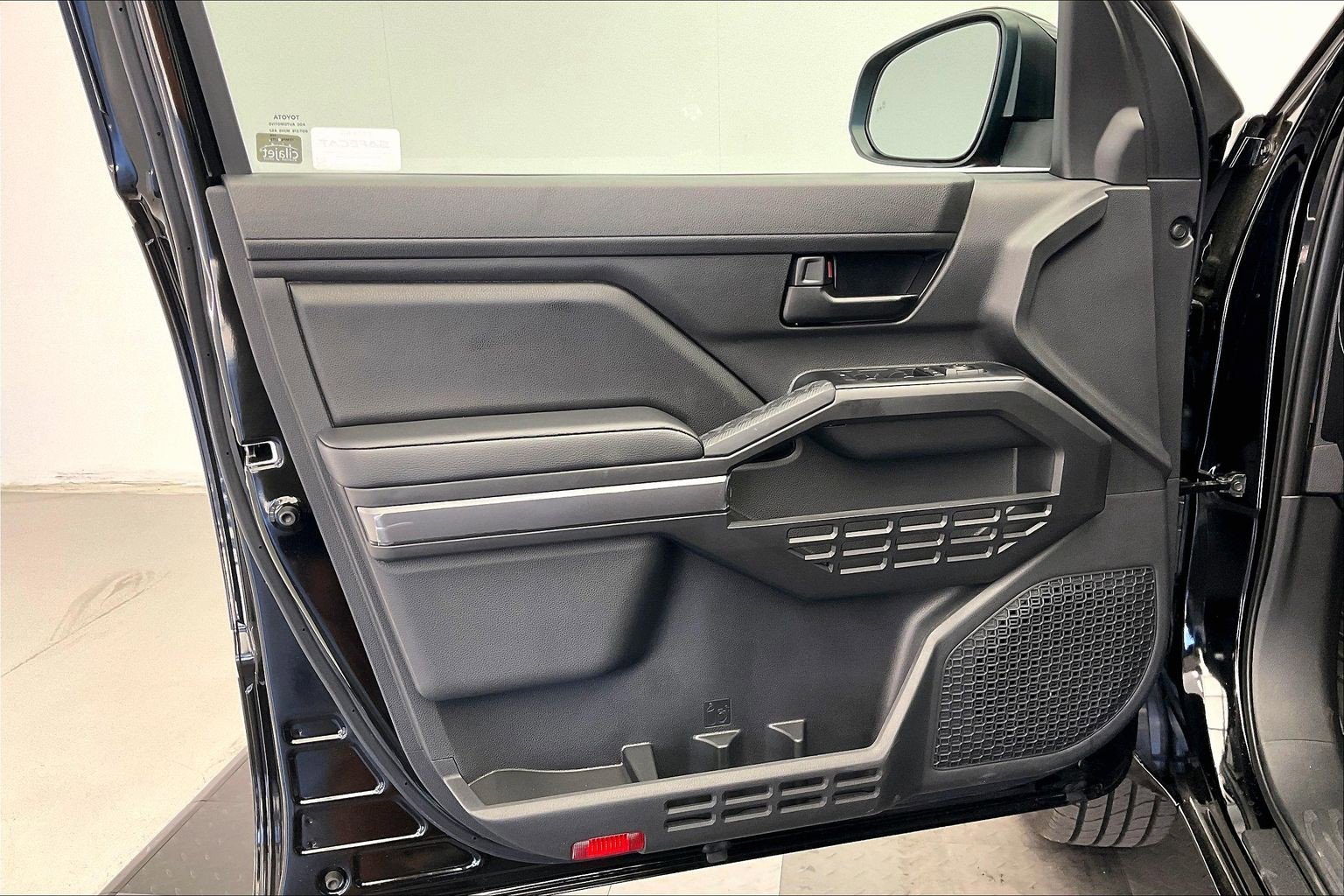 2026 Toyota Tacoma SR5 - Photo 12