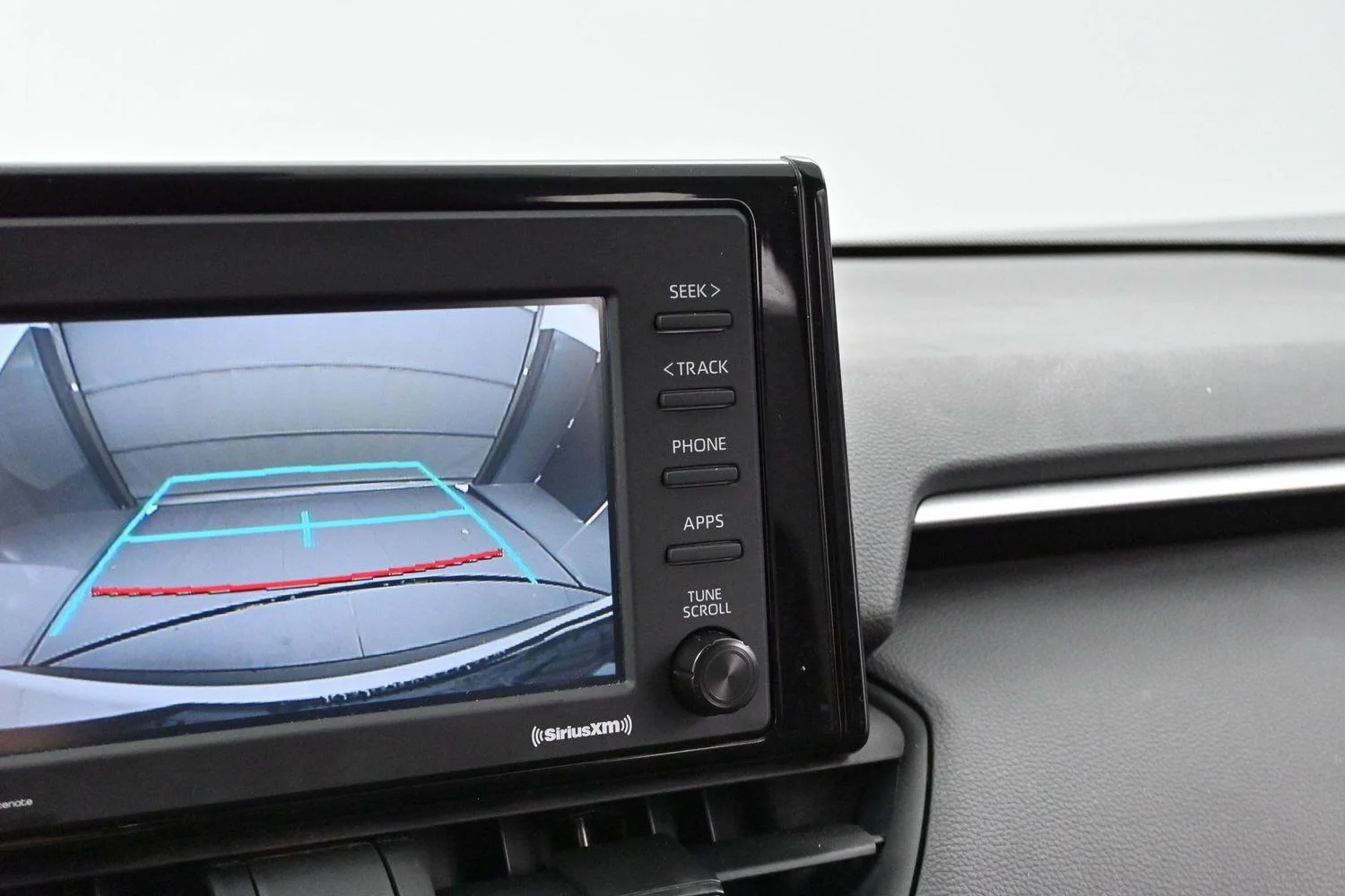 Used 2022 White Toyota XLE image 21