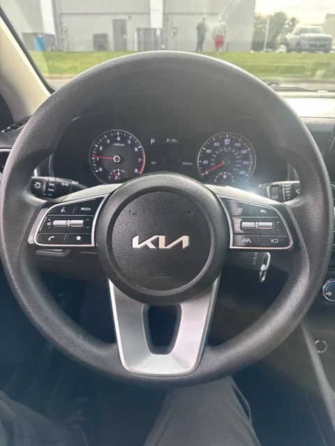 Used 2023 Blue Kia LXS image 12