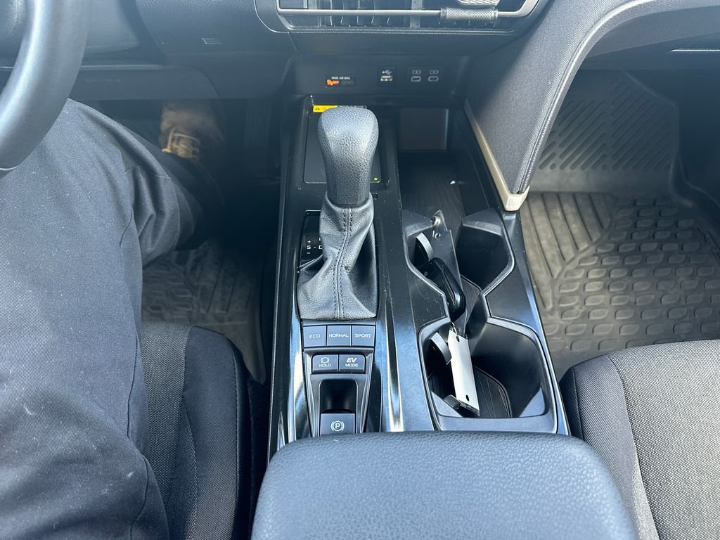 Used 2025 Underground Toyota LE image 18