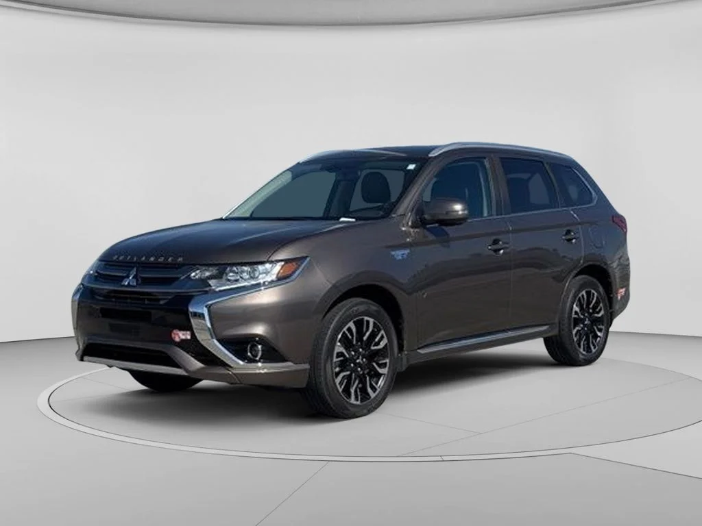 Used 2018  Mitsubishi SEL image 8