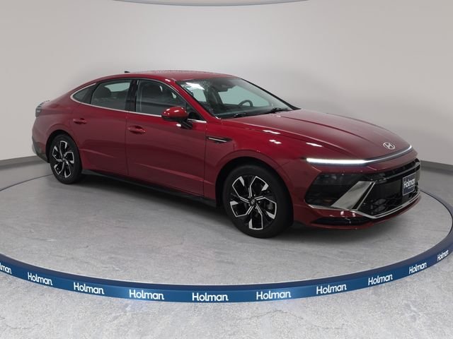 Used 2024 Red Hyundai SEL image 4