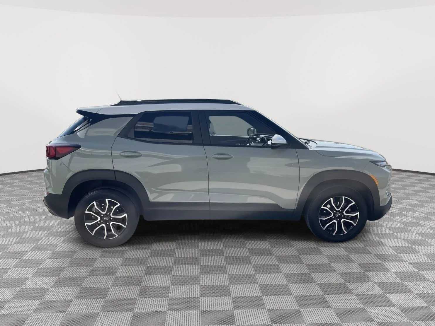 Used 2025 Cacti Green Chevrolet ACTIV image 7