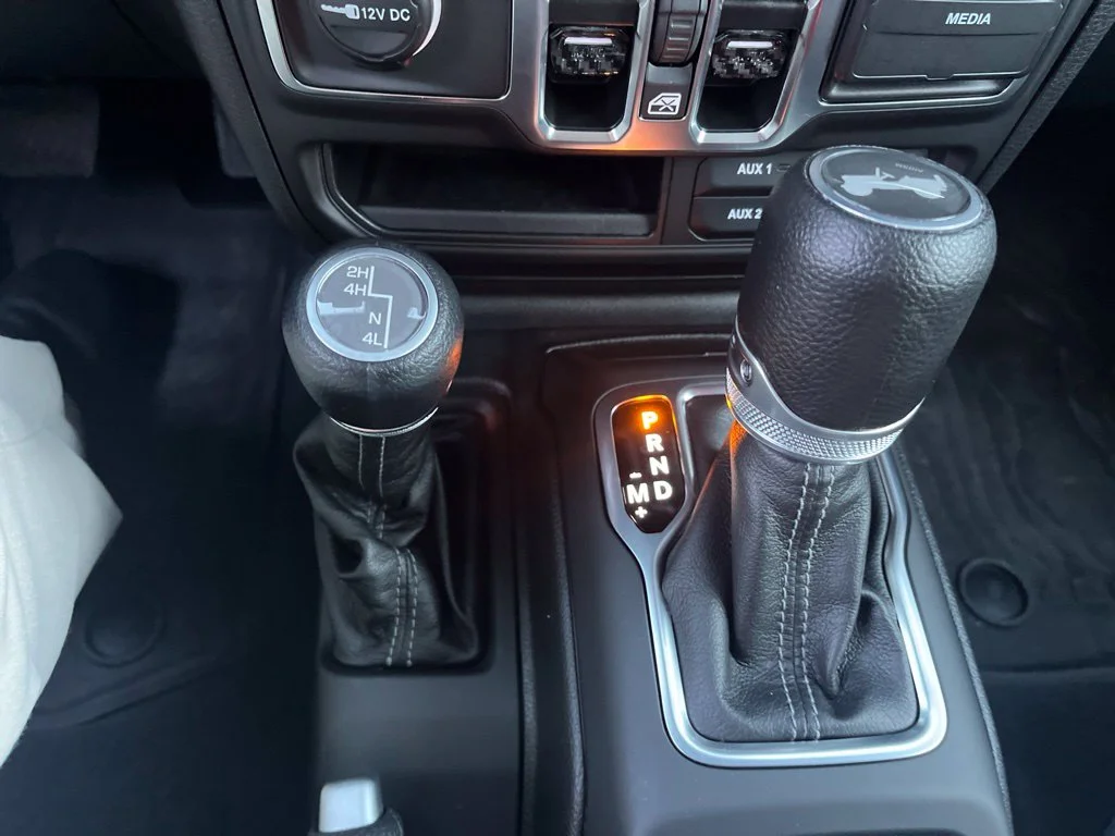 Used 2025 Anvil Clearcoat Jeep Sport S image 19