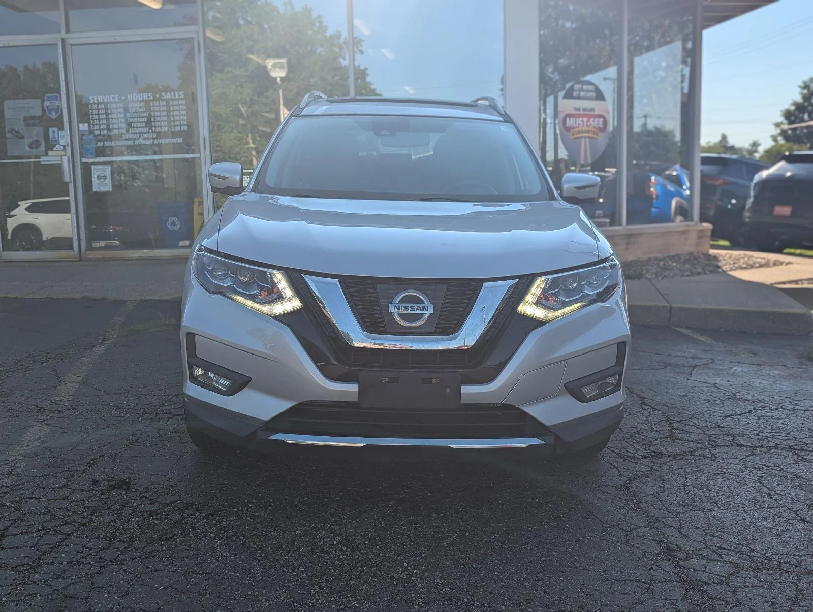 Used 2017 Nissan Rogue SL with VIN 5N1AT2MV1HC860492 for sale in Dover, OH