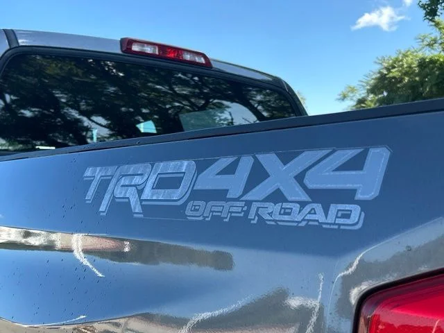 Used 2018 Gray Toyota SR5 image 17