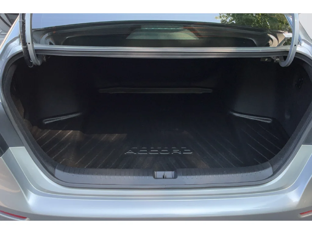 2025 Honda Accord LX - Photo 29
