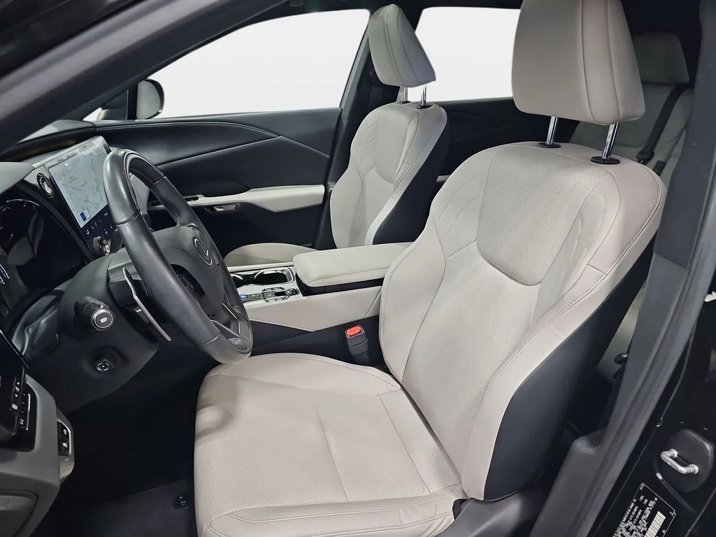 Used 2023 Black Lexus 350 Premium image 17