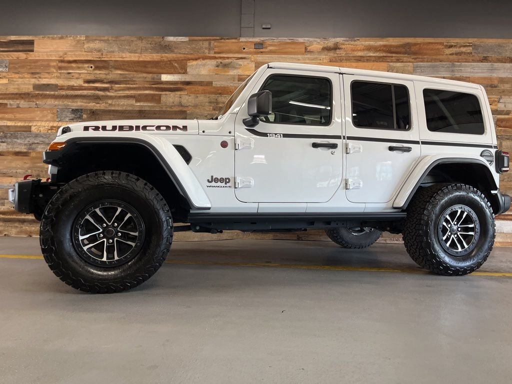 Used 2025 Bright White Clearcoat Jeep Rubicon X image 53