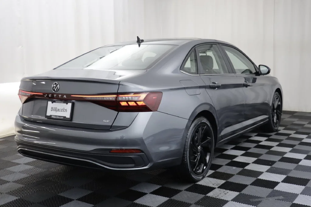 New 2027 Platinum Grey Volkswagen 1.5T SE image 17