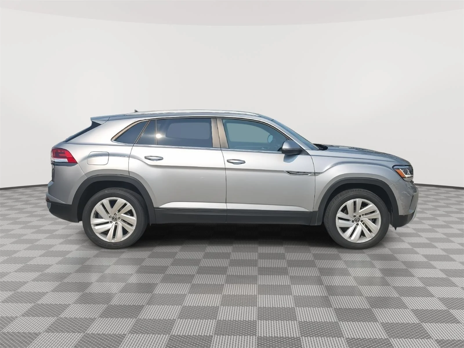 Used 2023 Silver Volkswagen 2.0T SE w/Technology image 12