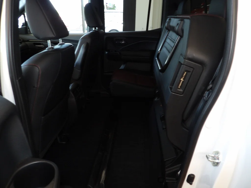 Used 2022 Platinum White Pearl Honda Black Edition image 26