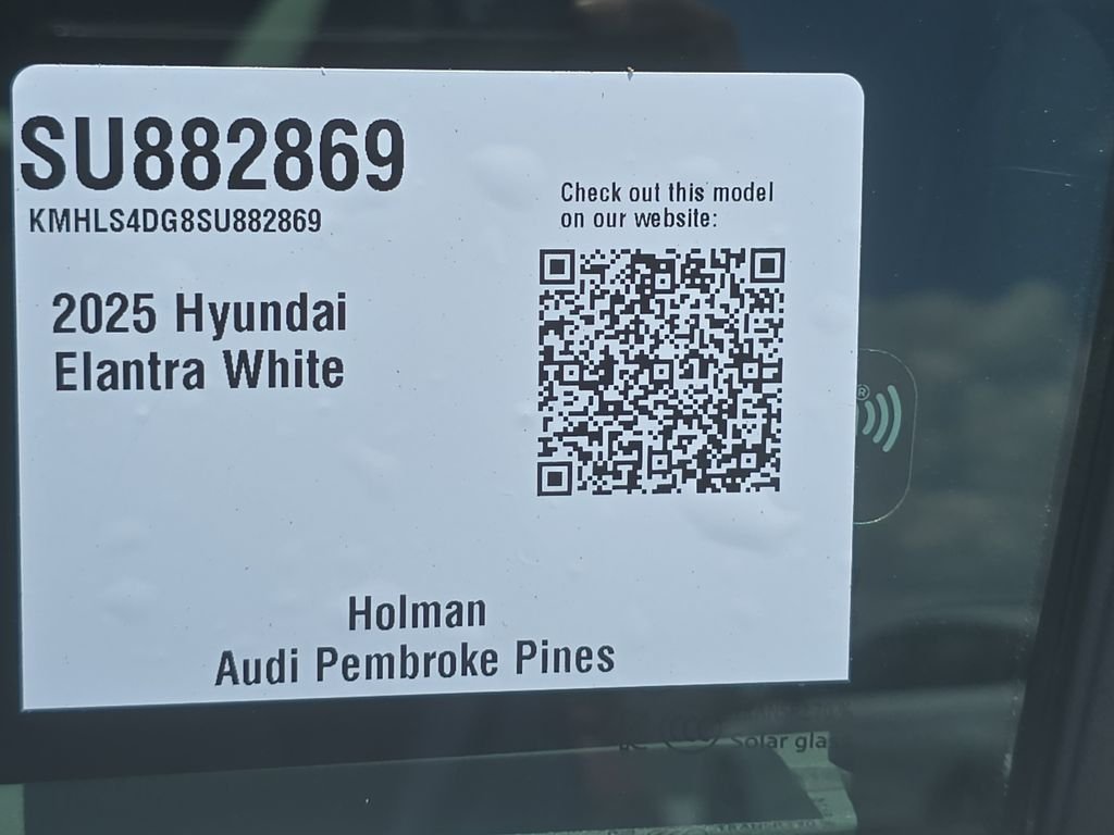 Used 2025 White Hyundai SEL Convenience image 33