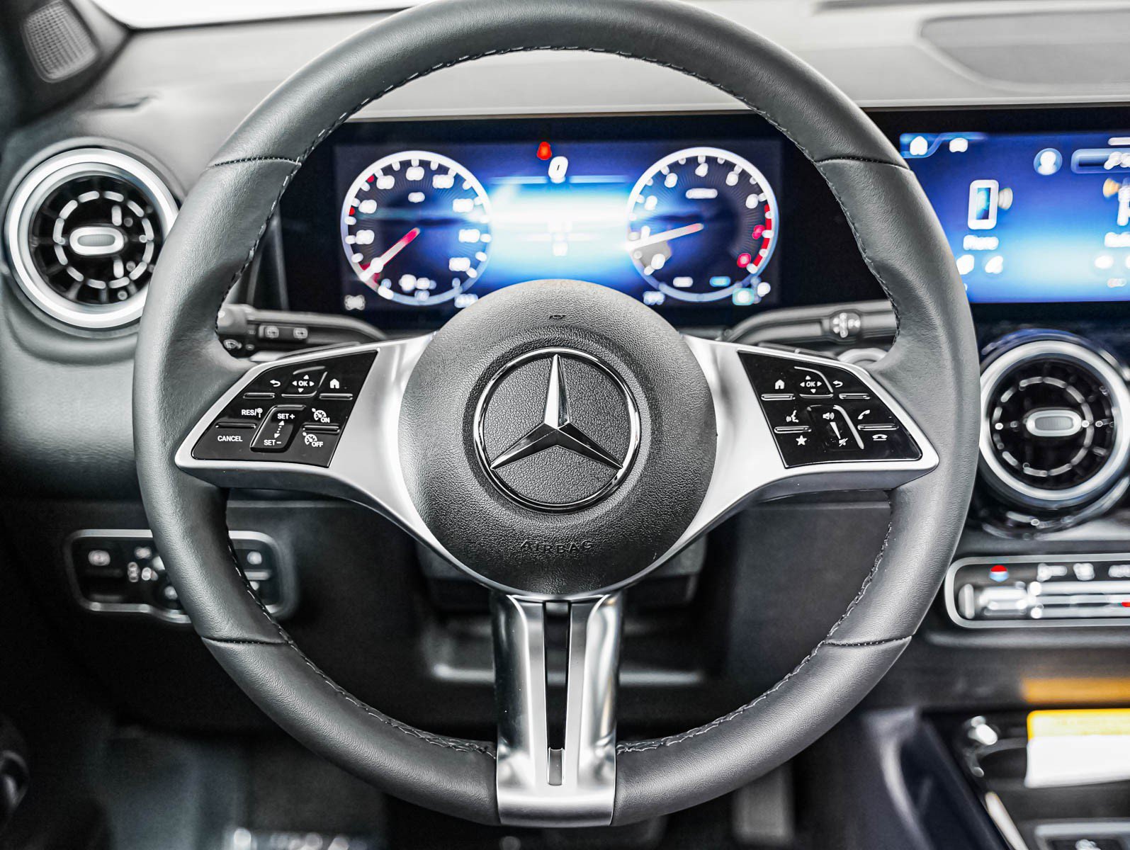 New 2026 Mountain Grey Metallic Mercedes-Benz GLB 250 image 12