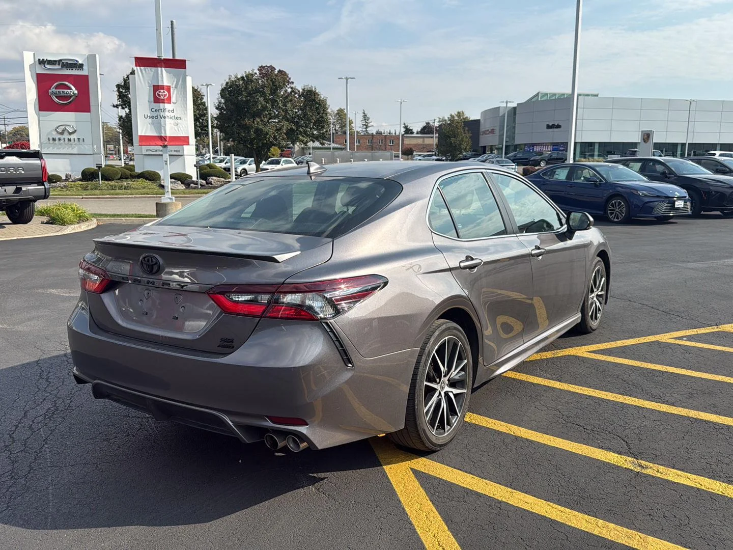 Used 2024 Predawn Gray Mica Toyota SE image 3