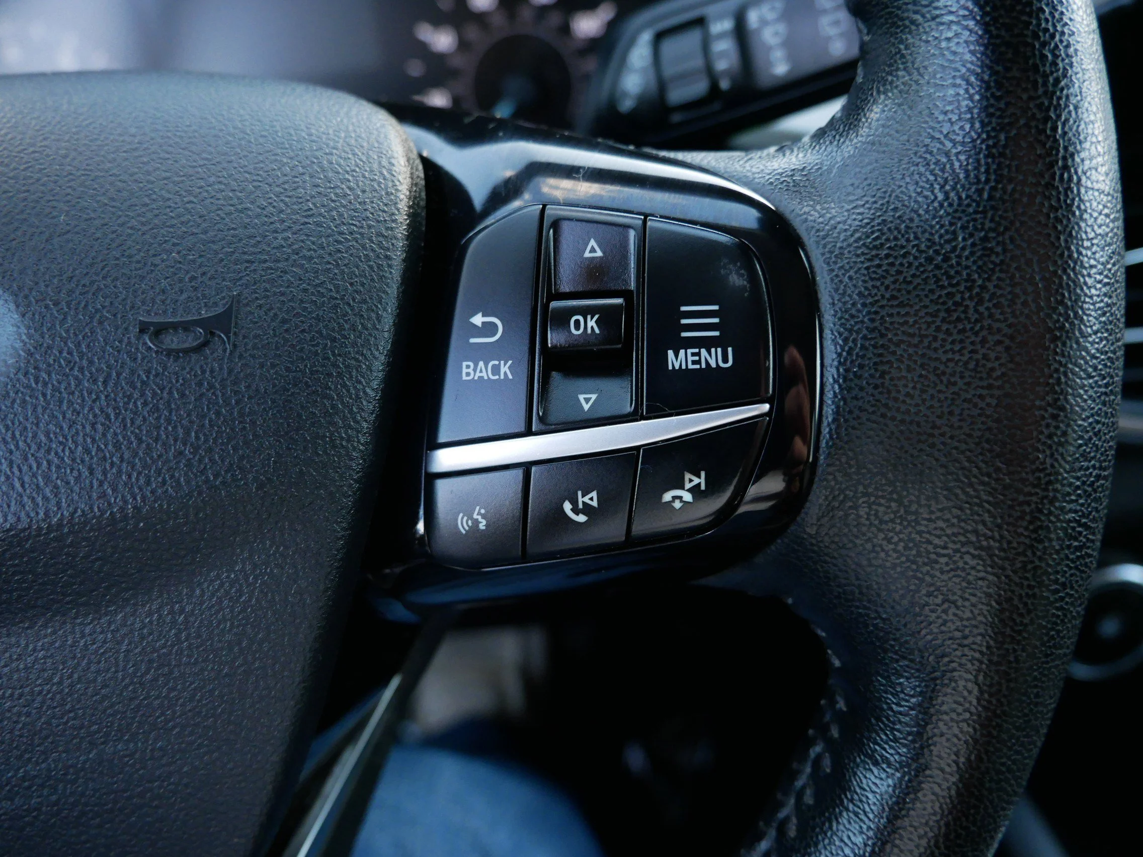 Used 2021 Bronze Fire Ford SE image 29