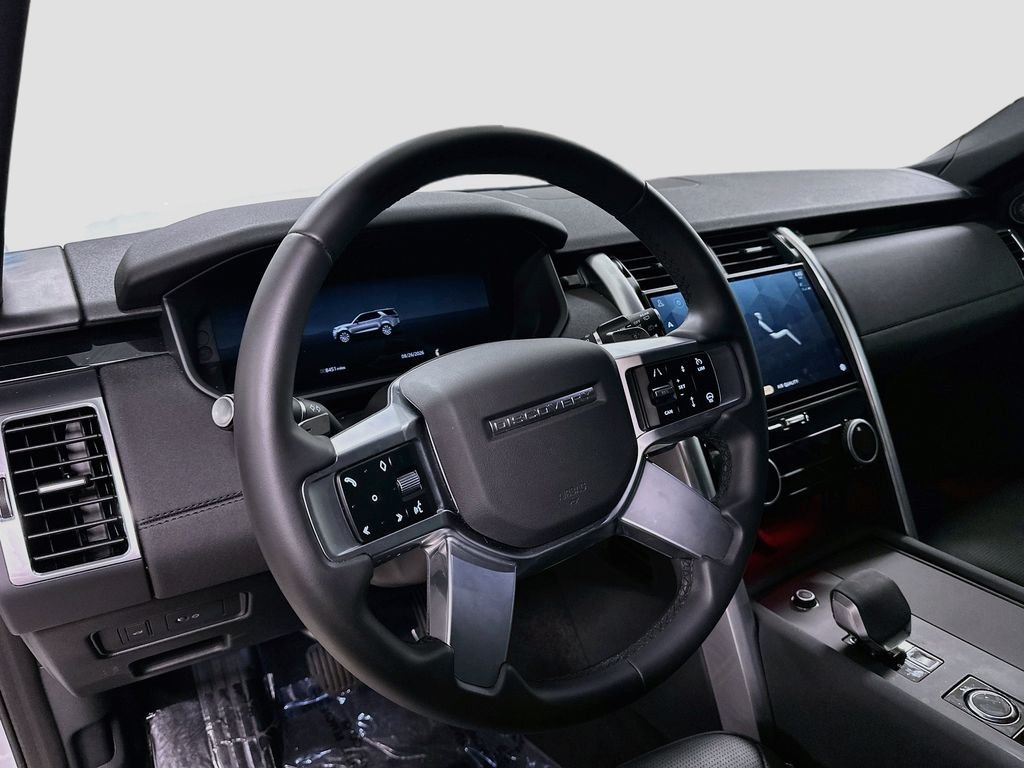 Used 2025 White Land Rover S image 4