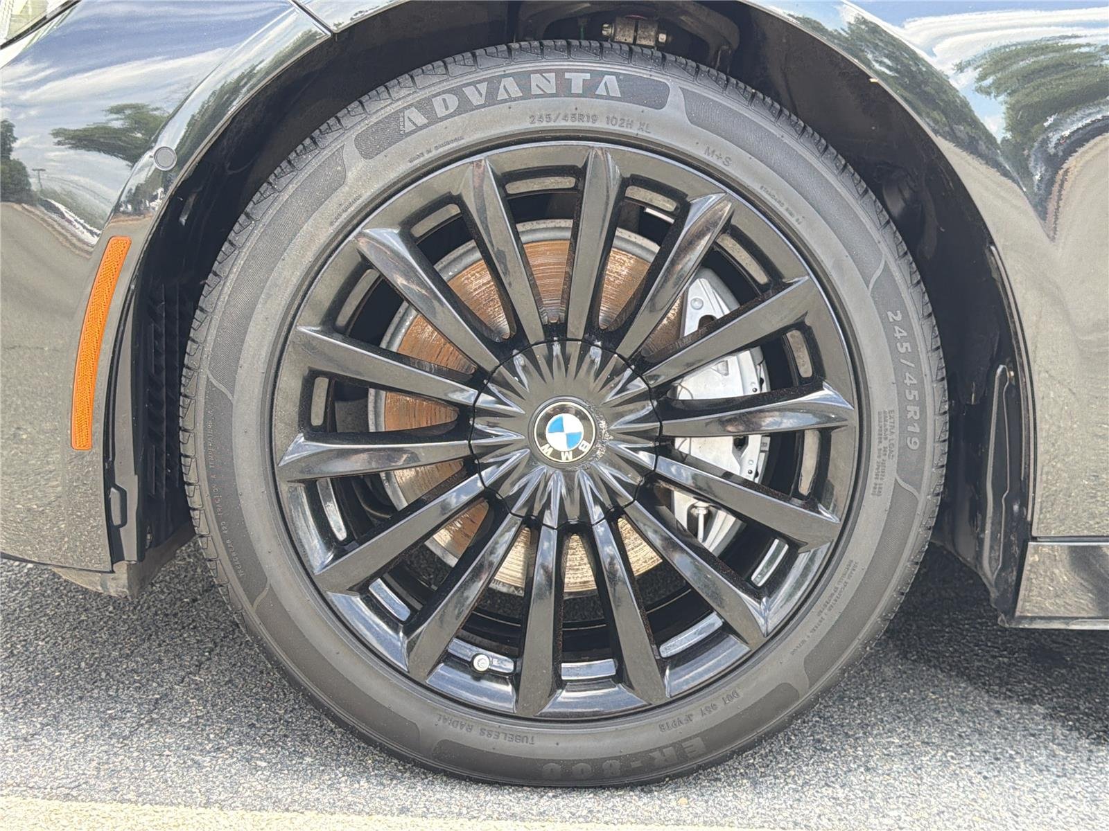 Used 2020 Black Sapphire Metallic BMW 740i xDrive image 33