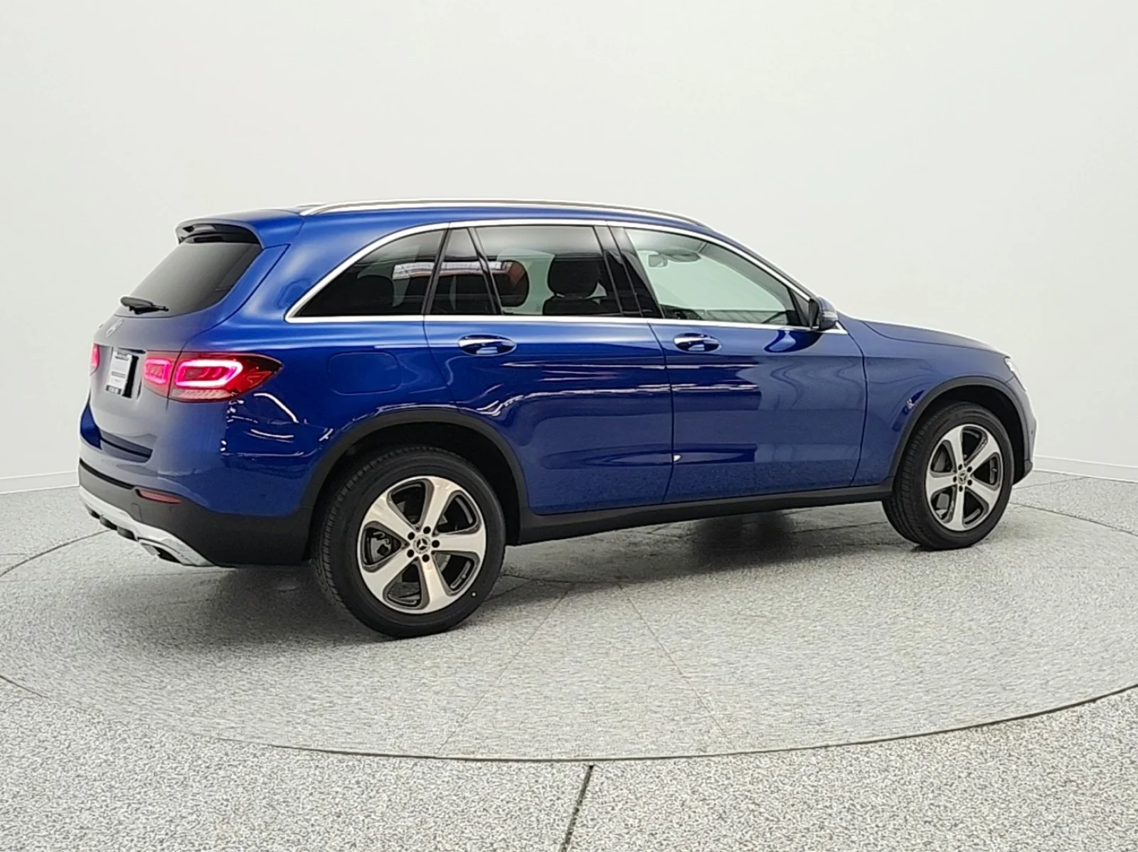 Used 2022 Starling Blue Metallic Mercedes-Benz GLC 300 SUV image 5