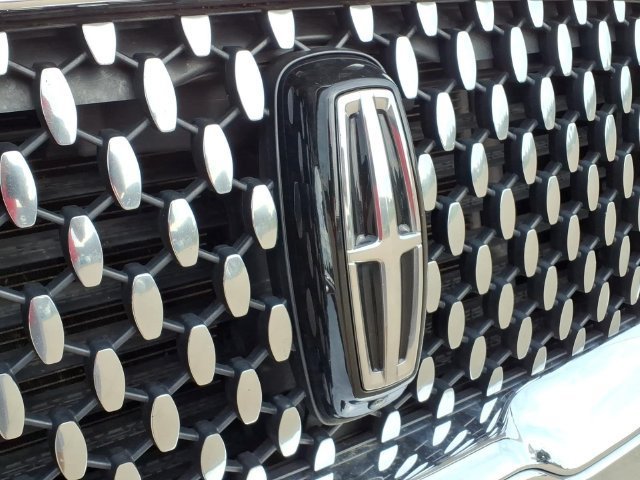 Used 2024 White Lincoln Black Label L image 28