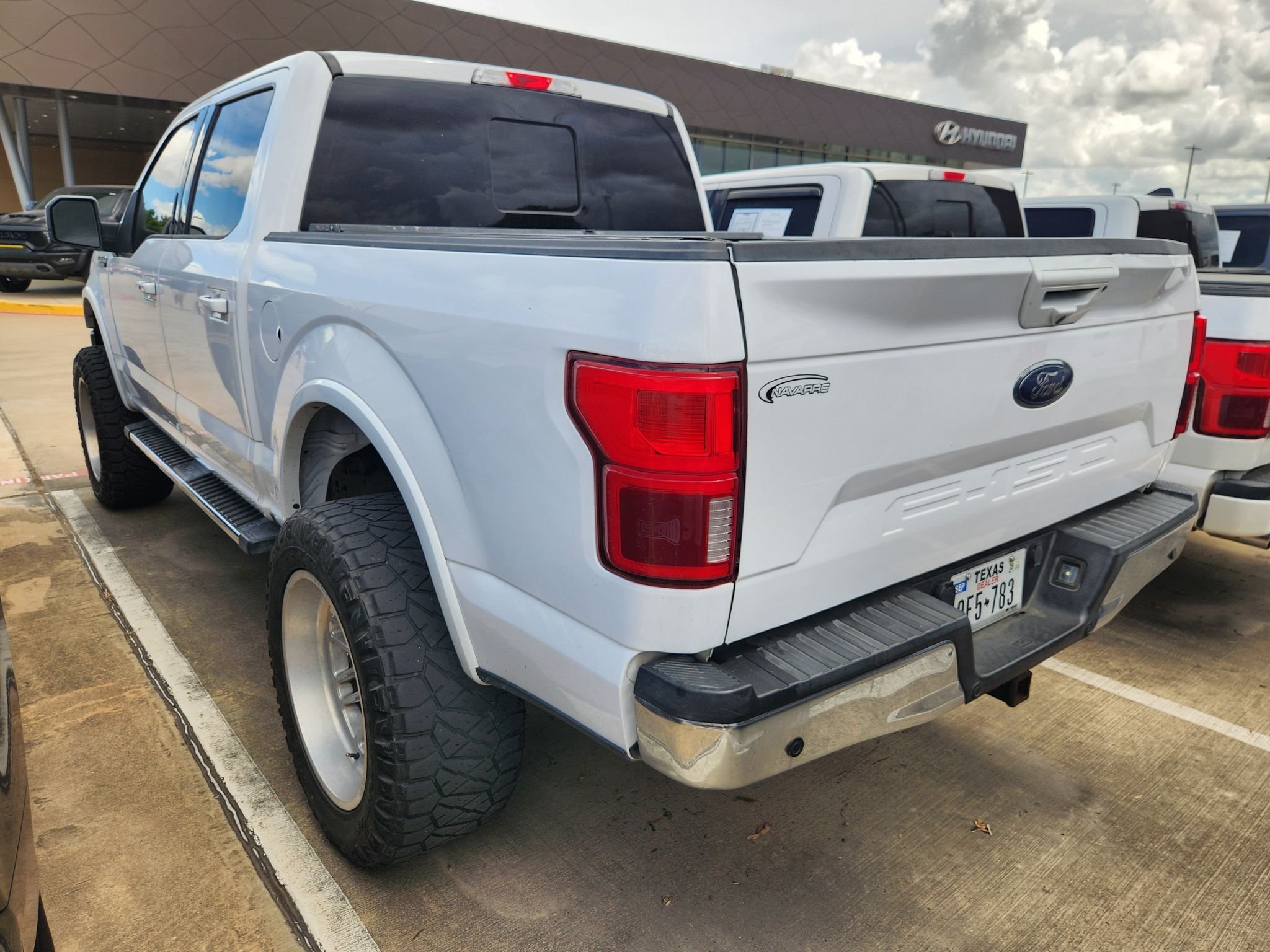 Used 2020 Oxford White Ford LARIAT image 6