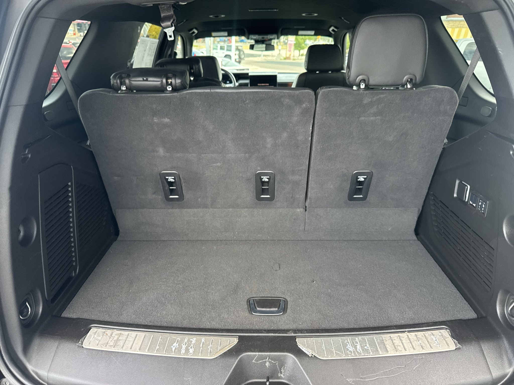 Used 2025 Onyx Black GMC Denali image 19