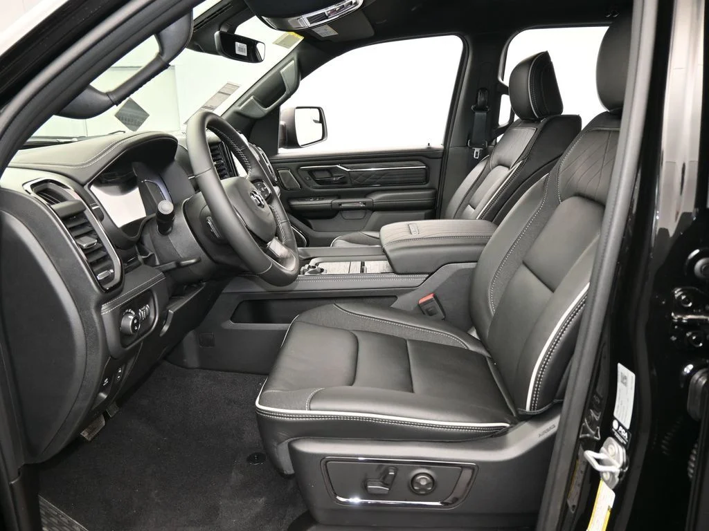 New 2026 Diamond Black Crystal Pearlcoat RAM Limited image 12