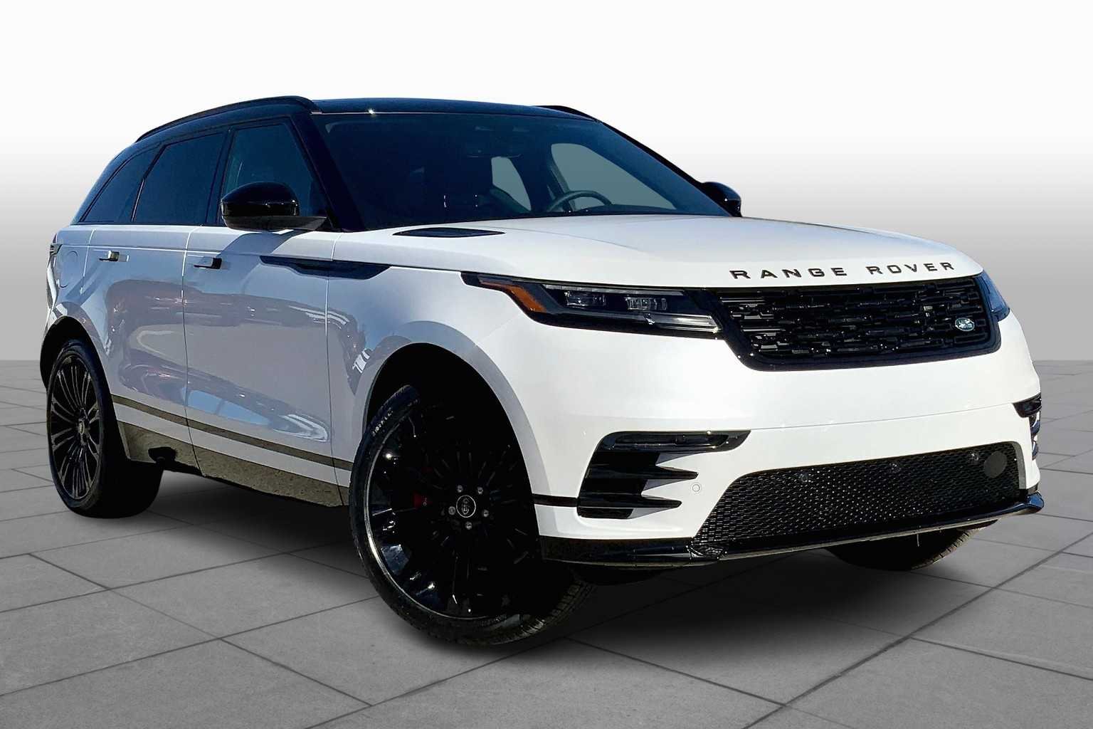 Used 2025 Ostuni Pearl White Metallic Land Rover Dynamic SE image 2