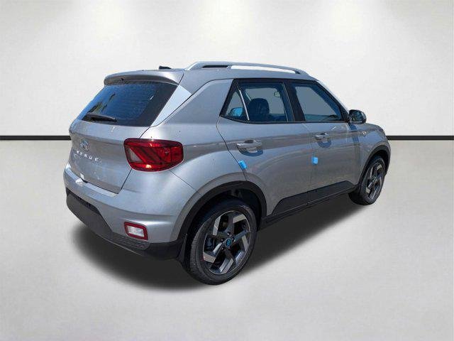 New 2026 Shimmering Silver Hyundai SEL image 5
