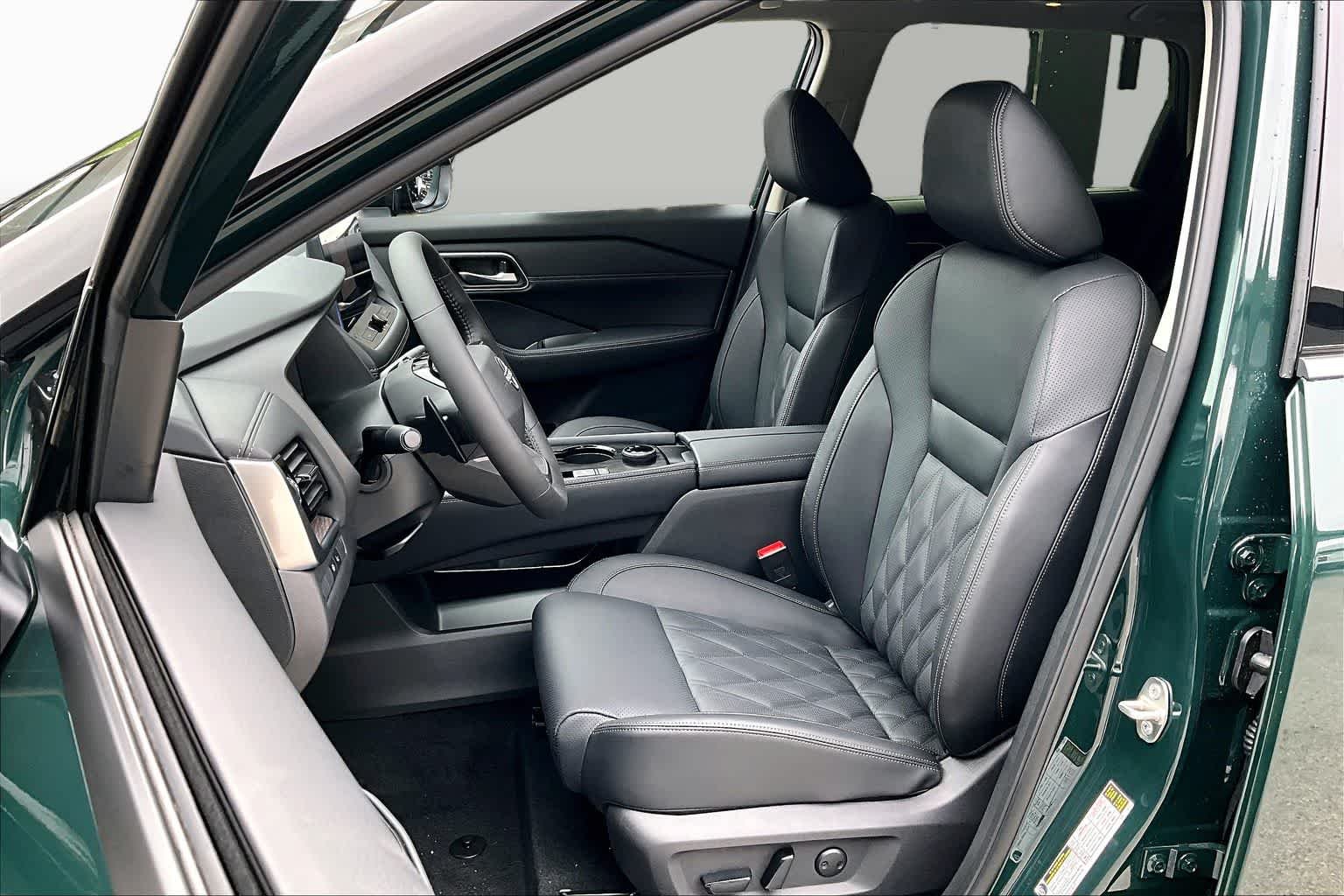 New 2026 Obsidian Green Nissan Platinum image 15