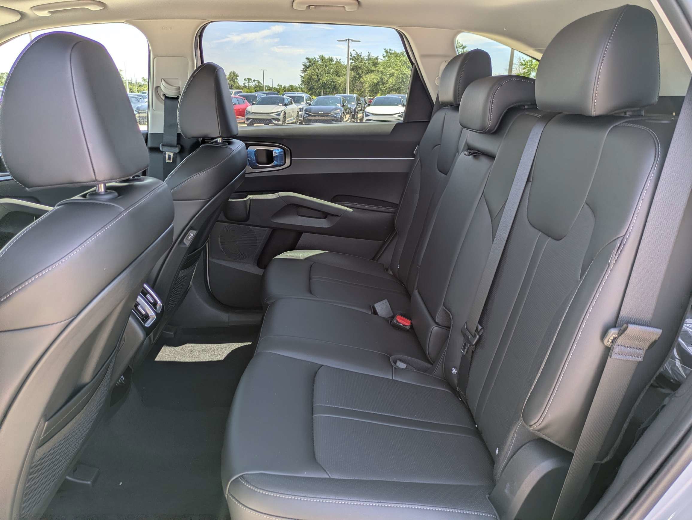 New 2026 Glacial White Kia S image 16