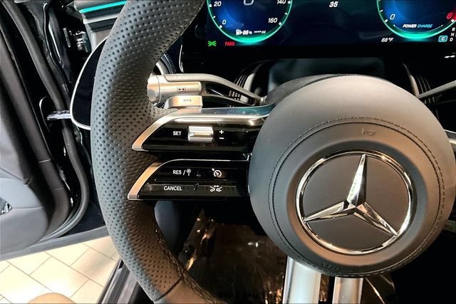 New 2027 Emerald Green Metallic Mercedes-Benz S 580 image 45