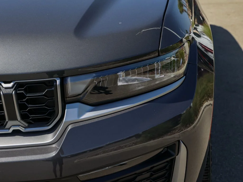 New 2026 Baltic Gray Metallic Clear-Coat Exterior Paint Jeep Limited image 9