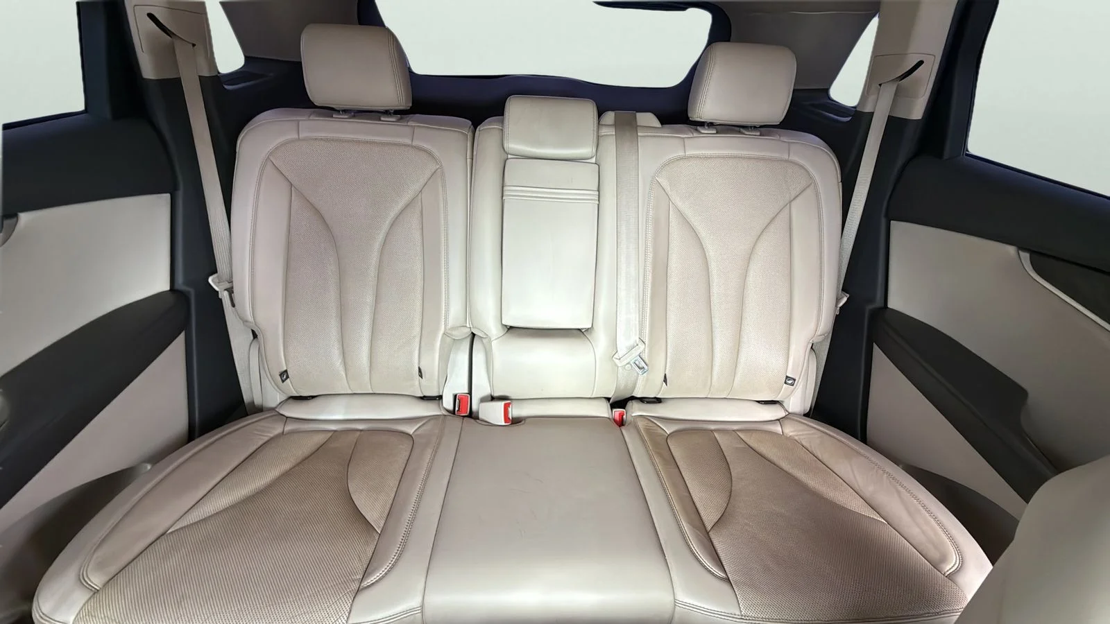 Used 2019 Red Lincoln Reserve image 25