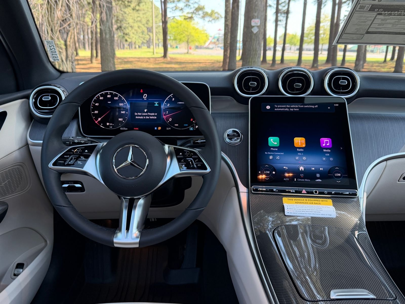 New 2026 Polar White Mercedes-Benz GLC 300 image 3